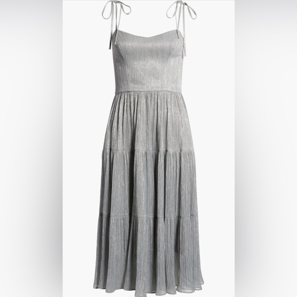 Dress the Population Dresses & Skirts - NWT Nordstrom Dress the Population Dream Metallic Tiered Midi Dress Size: Small